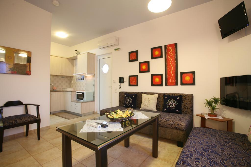 Aigli Apartments เนอา อันคิอาลอส ภายนอก รูปภาพ